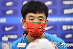 c7娱乐- 拜仁对门兴格拉德巴赫在线观看 